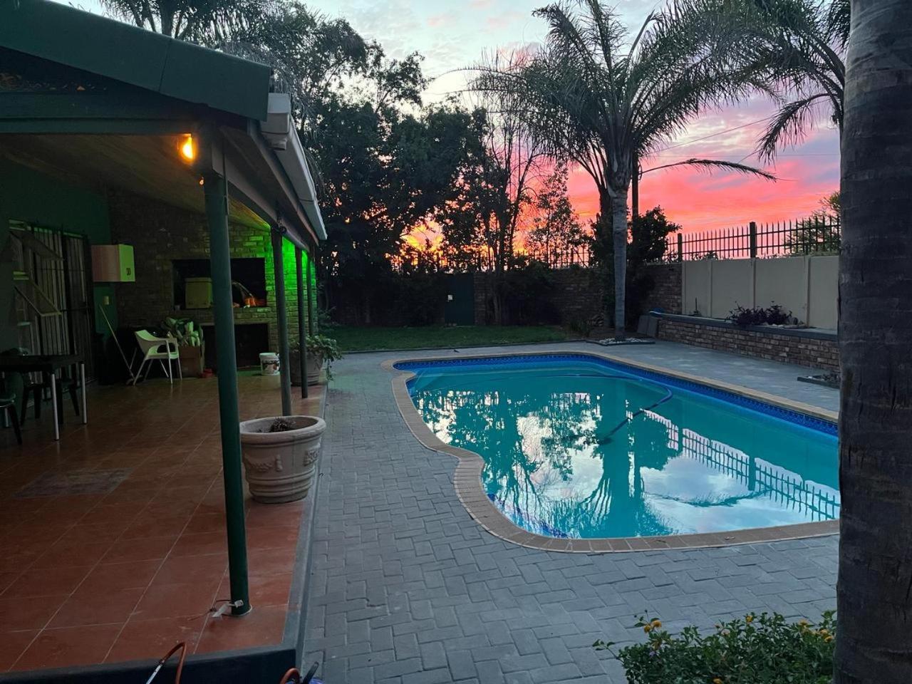 Oppi Draai Guesthouse Oudtshoorn Exteriér fotografie