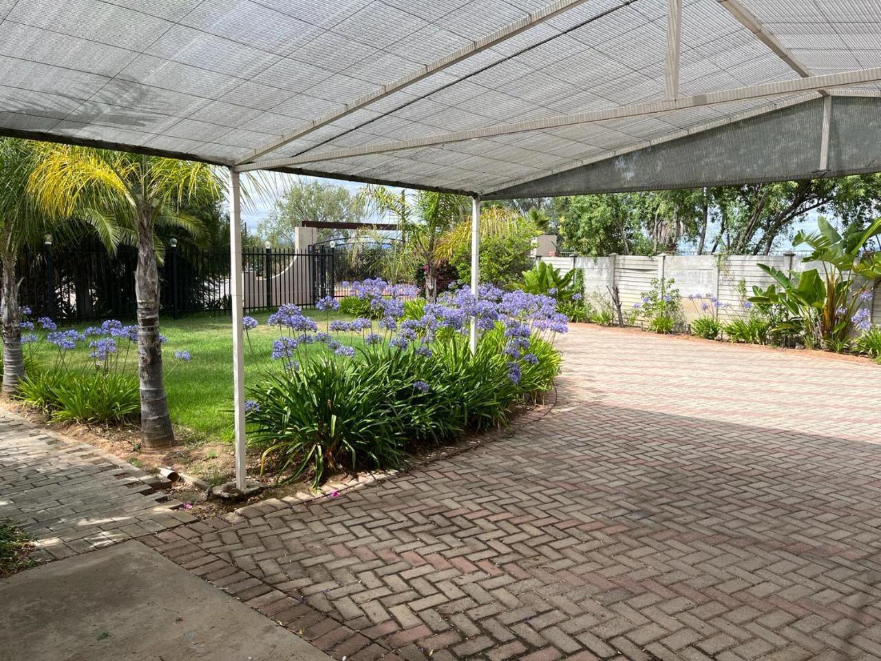 Oppi Draai Guesthouse Oudtshoorn Exteriér fotografie
