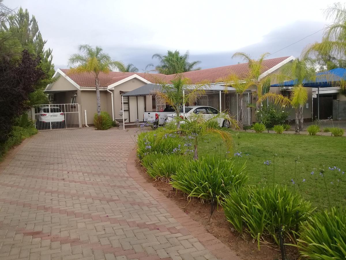 Oppi Draai Guesthouse Oudtshoorn Exteriér fotografie